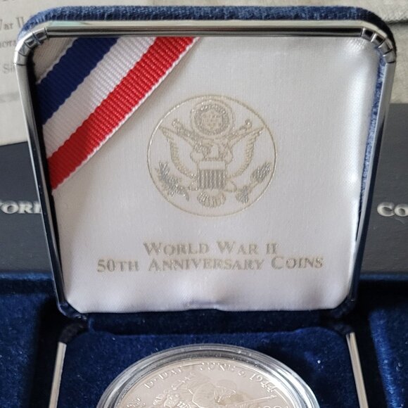WW II 50th Anniversary Silver Dollar Coin - Proof - Picture 6 of 6